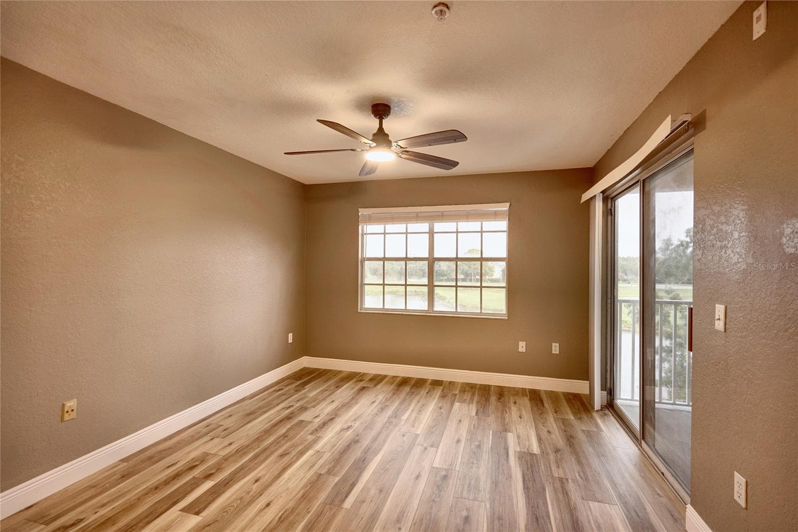Condominium at 13815 FAIRWAY ISLAND DR #1335, ORLANDO, photo 6 of 28