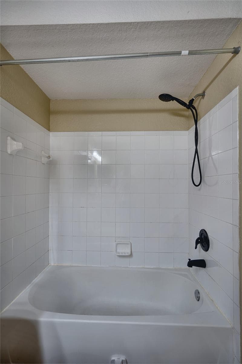 Condominium at 13815 FAIRWAY ISLAND DR #1335, ORLANDO, photo 14 of 28