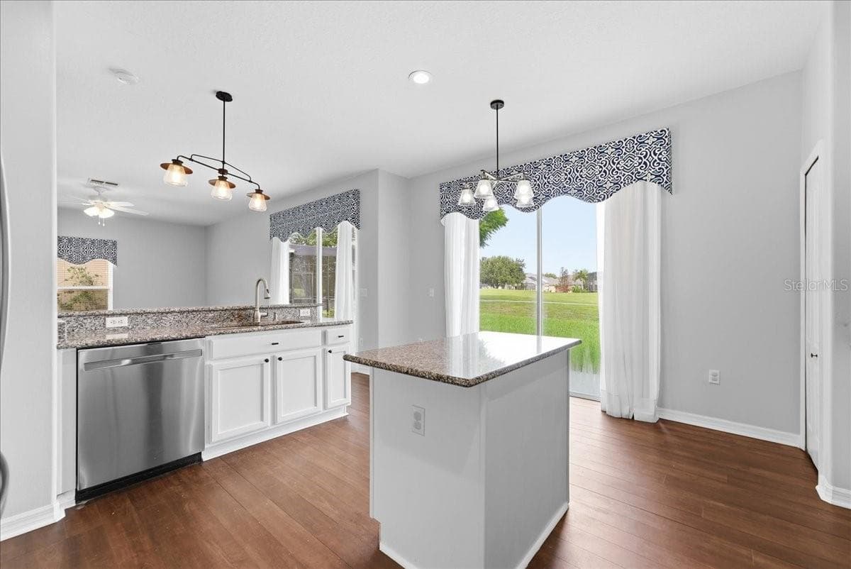 Single Family Residence at 15081 MASTHEAD LANDING CIR, WINTER GARDEN, photo 11 of 44