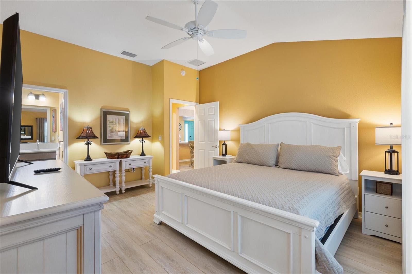 Single Family Residence at 5738 CARLEY LOOP, THE VILLAGES, photo 17 of 41