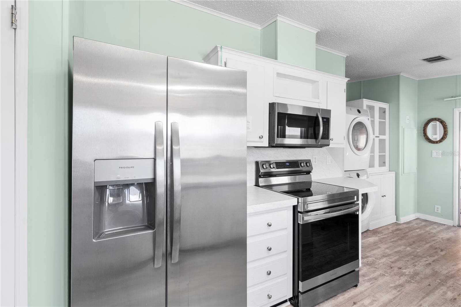 Manufactured Home at 190 NIGHTINGALE CIR, ELLENTON, photo 14 of 47
