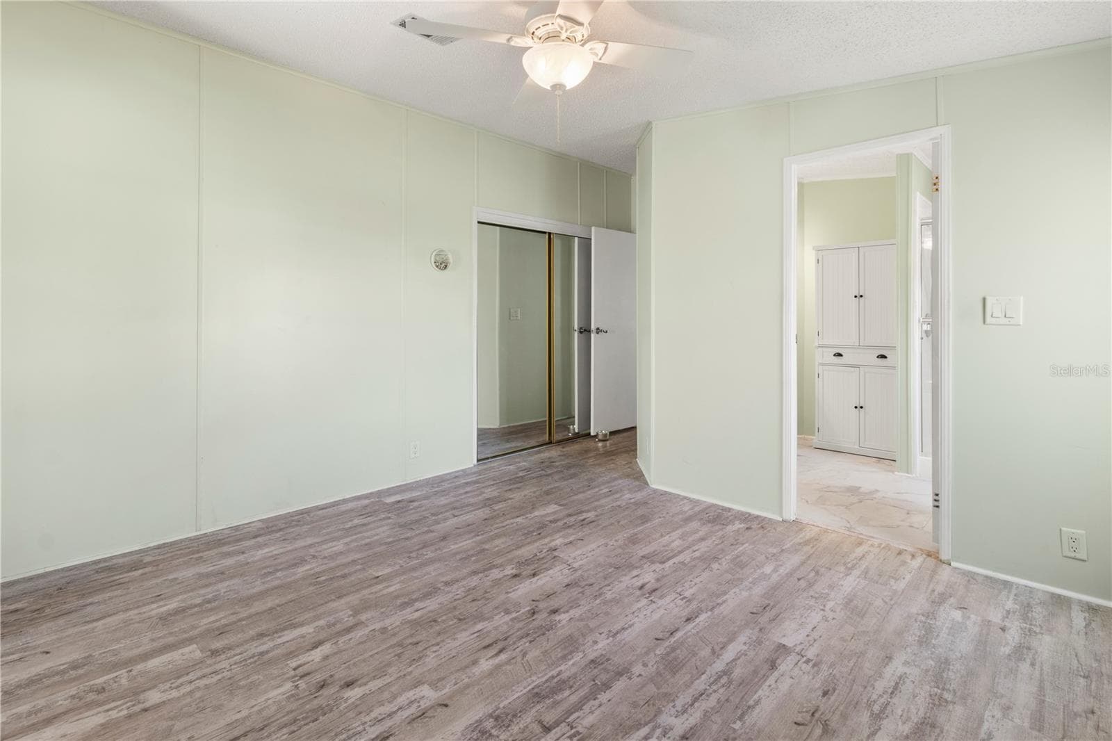 Manufactured Home at 190 NIGHTINGALE CIR, ELLENTON, photo 22 of 47