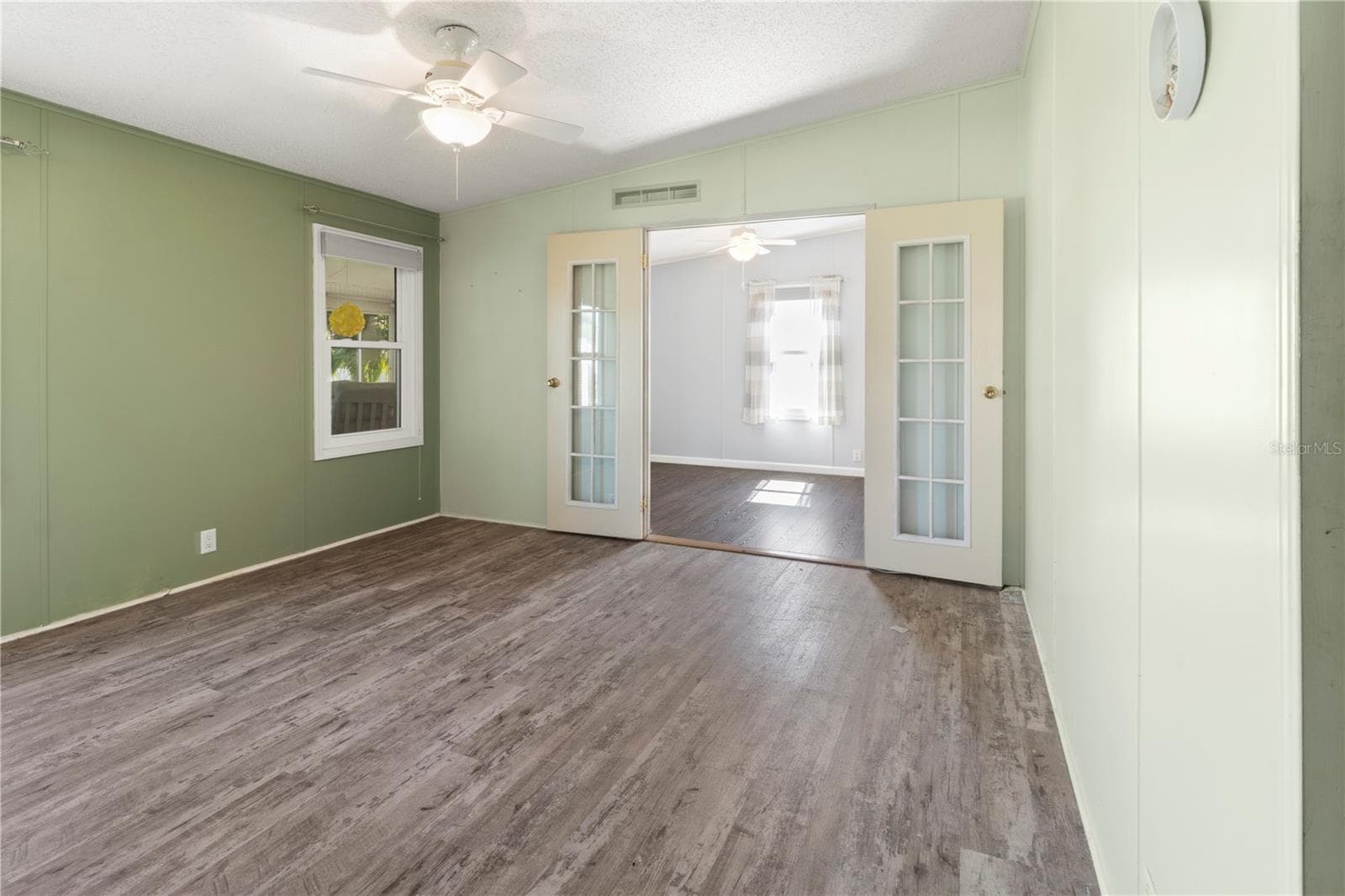 Manufactured Home at 190 NIGHTINGALE CIR, ELLENTON, photo 23 of 47