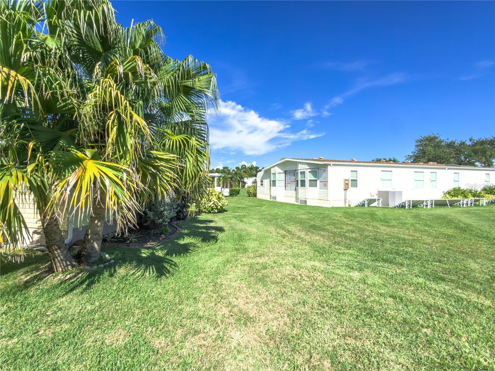 Manufactured Home at 190 NIGHTINGALE CIR, ELLENTON, photo 35 of 47
