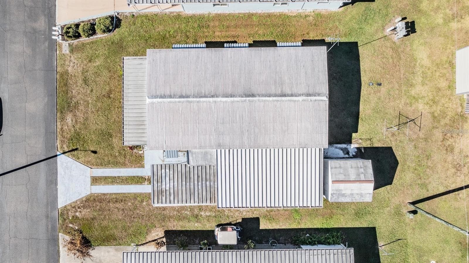 Mobile Home at 37021 SANDRA AVE, ZEPHYRHILLS, photo 7 of 34