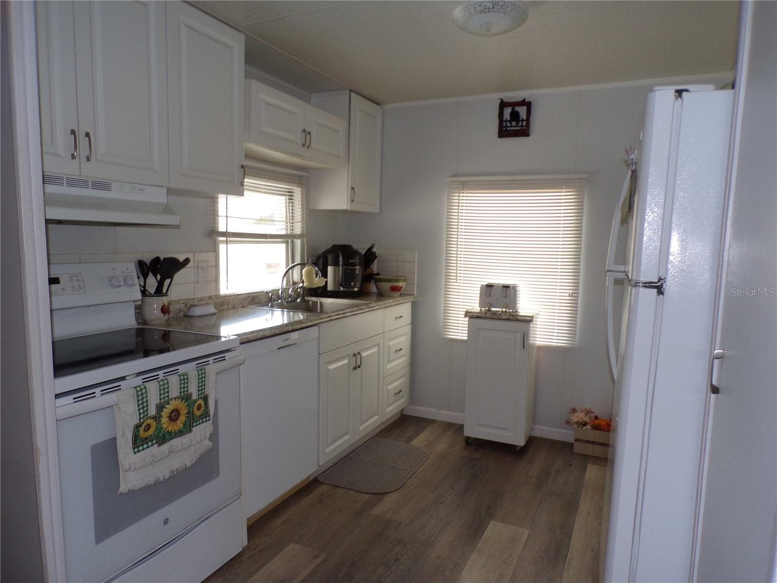 Mobile Home at 37021 SANDRA AVE, ZEPHYRHILLS, photo 10 of 34