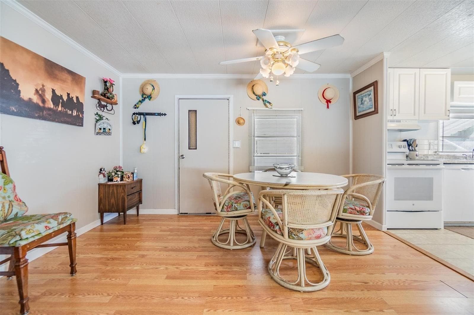 Mobile Home at 37021 SANDRA AVE, ZEPHYRHILLS, photo 13 of 34