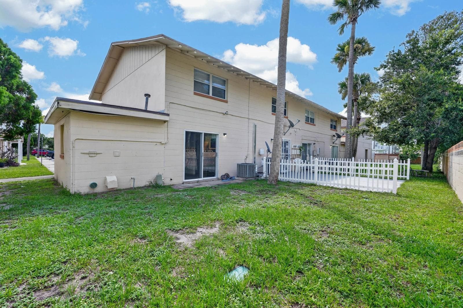 Townhouse at 1600 S PALMETTO AVE #114, SOUTH DAYTONA, photo 22 of 35
