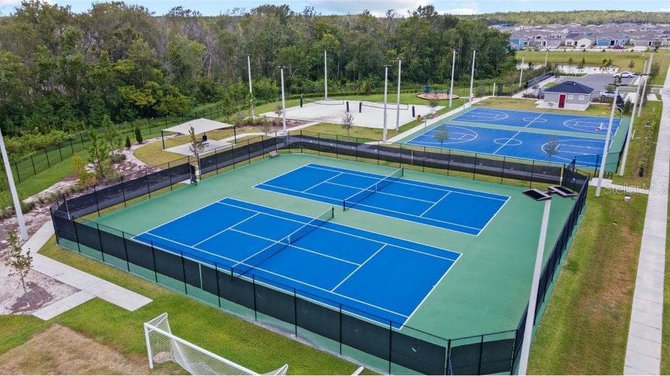 Tennis - 2009 MYRTLE PINE ST, KISSIMMEE