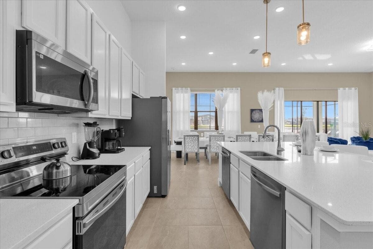 Kitchen - 5830 HIGH SEAS DR, ORLANDO
