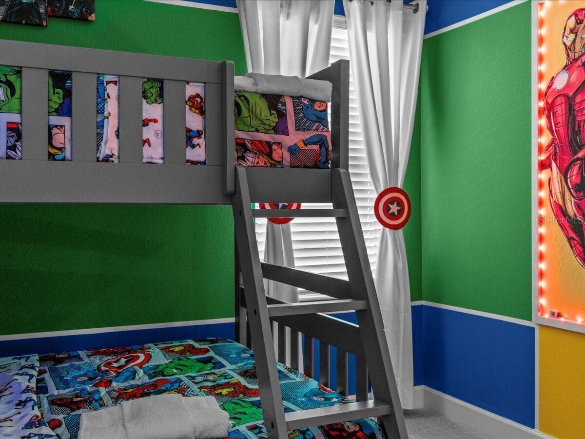 Themed bedroom - Avengers - 5830 HIGH SEAS DR, ORLANDO