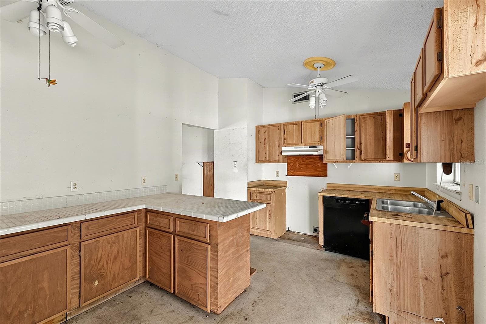 Single Family Residence at 327 HARBOR BLVD, PORT CHARLOTTE, photo 17 of 34