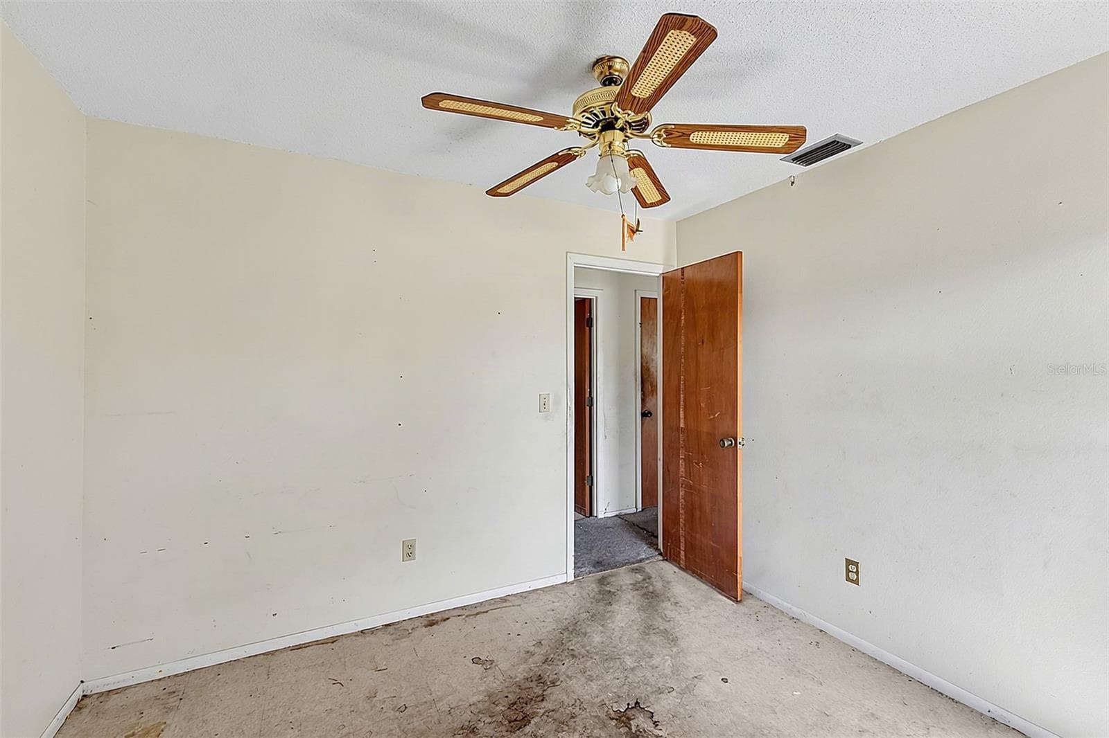 Single Family Residence at 327 HARBOR BLVD, PORT CHARLOTTE, photo 20 of 34