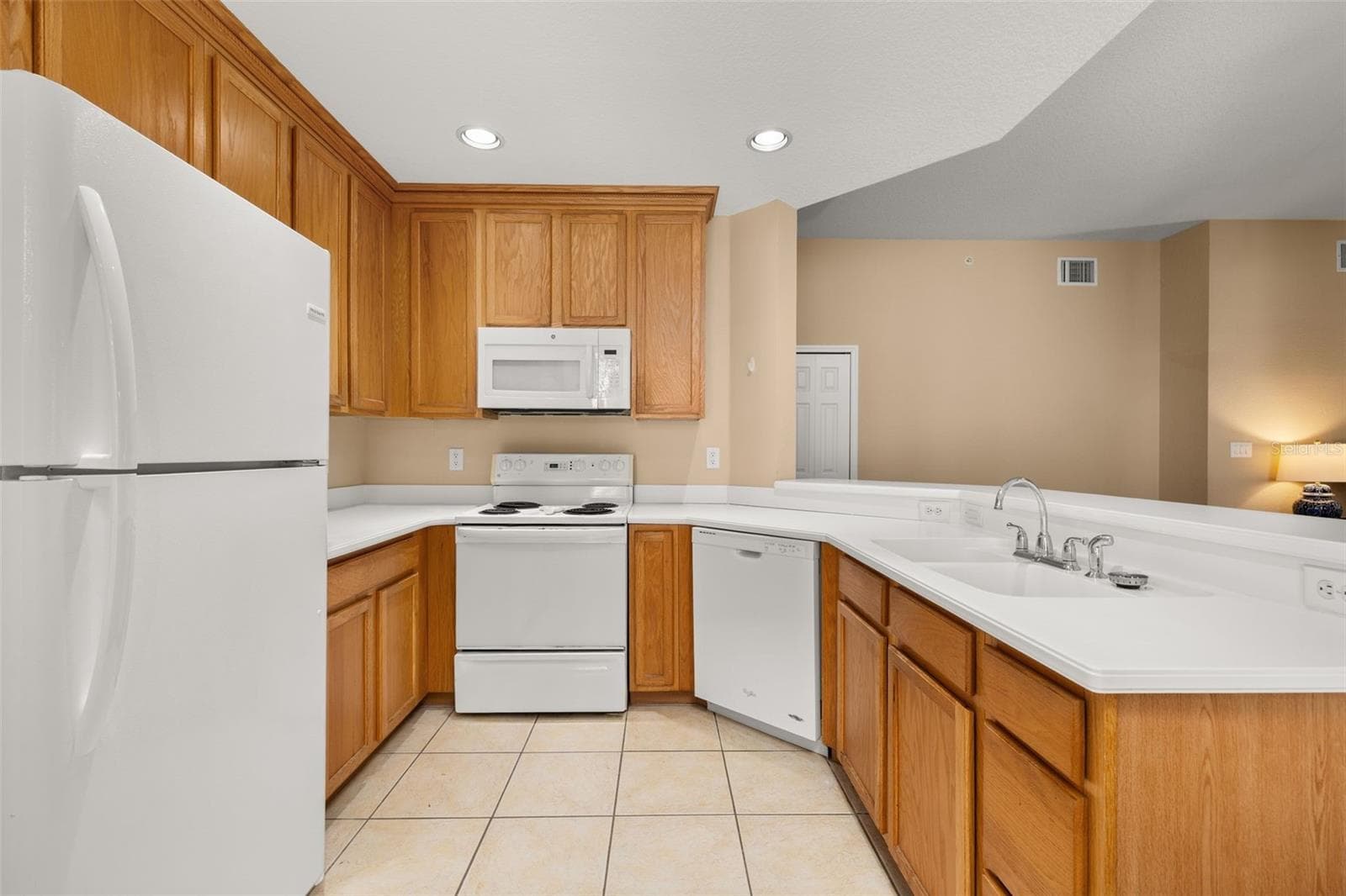 Condominium at 921 BEGONIA RD #203, CELEBRATION, photo 20 of 80
