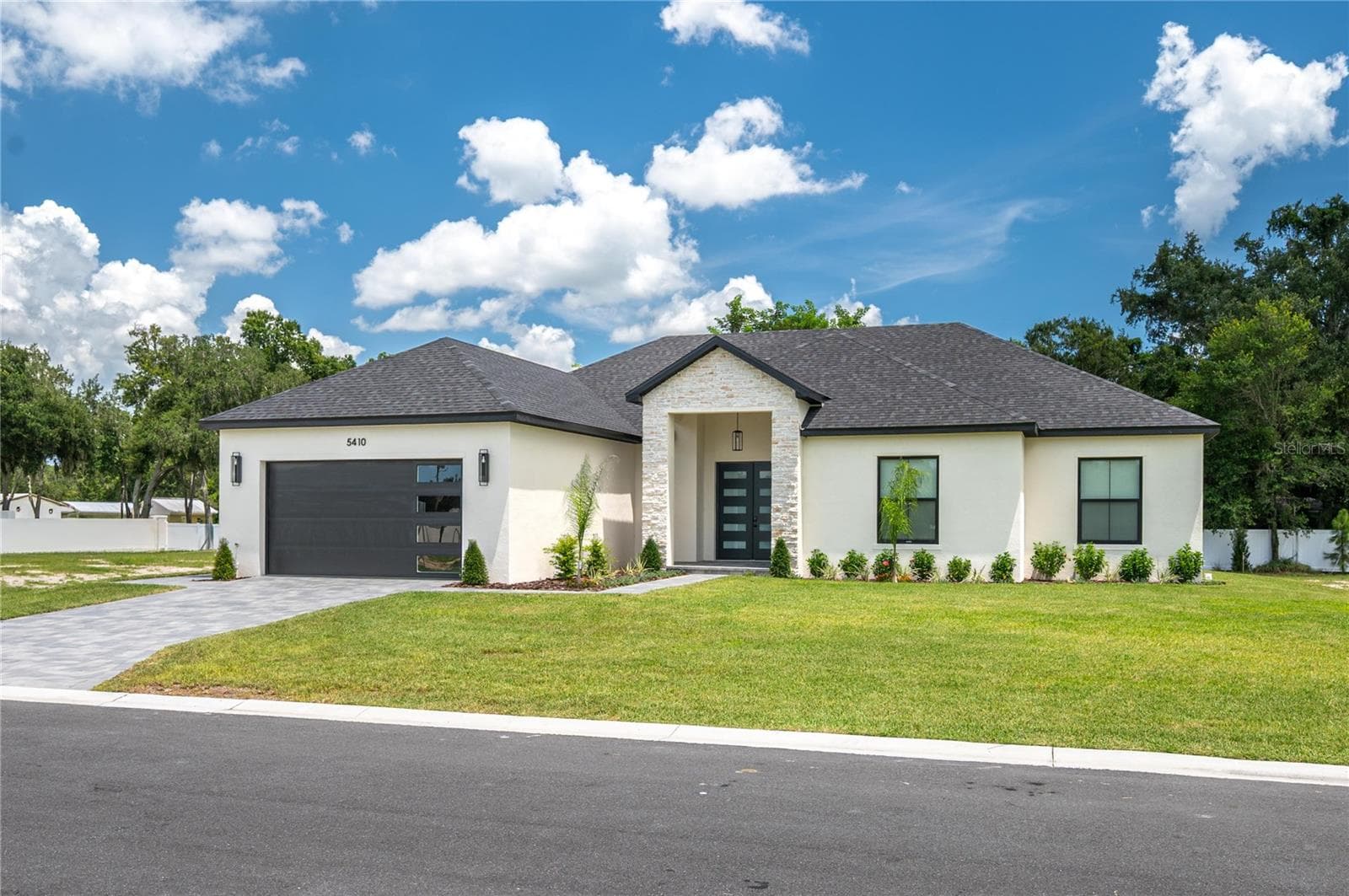 Single Family Residence at 5410 PARKER ESTATES LOOP, LAKELAND, photo 2 of 34