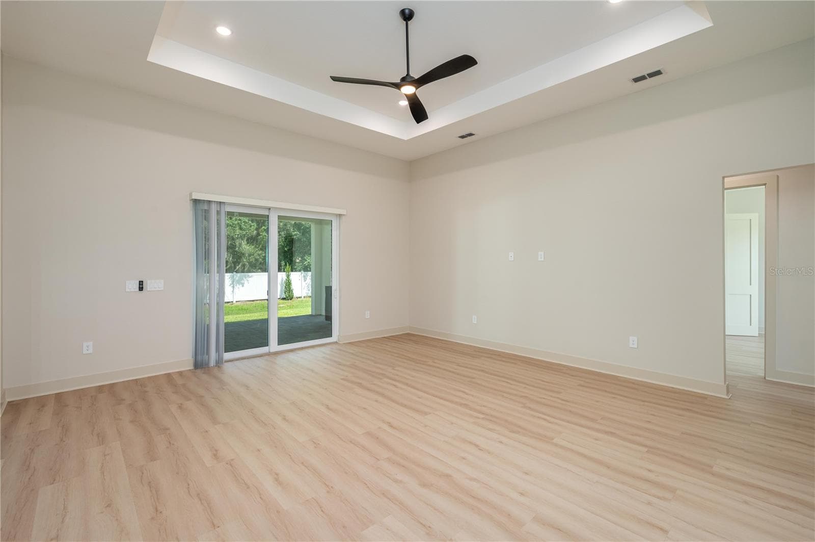 Single Family Residence at 5410 PARKER ESTATES LOOP, LAKELAND, photo 4 of 34