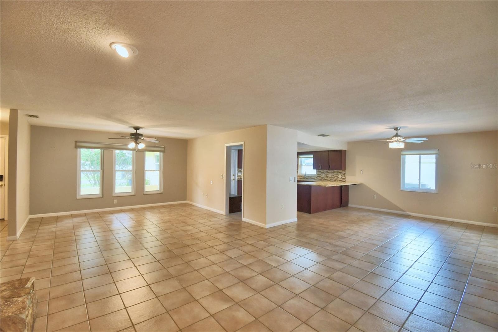 Single Family Residence at 902 CRESTVIEW DR, AUBURNDALE, photo 28 of 65