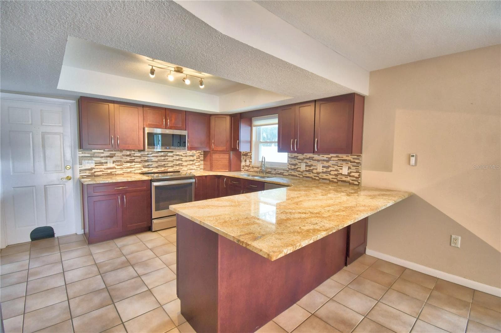 Single Family Residence at 902 CRESTVIEW DR, AUBURNDALE, photo 29 of 65