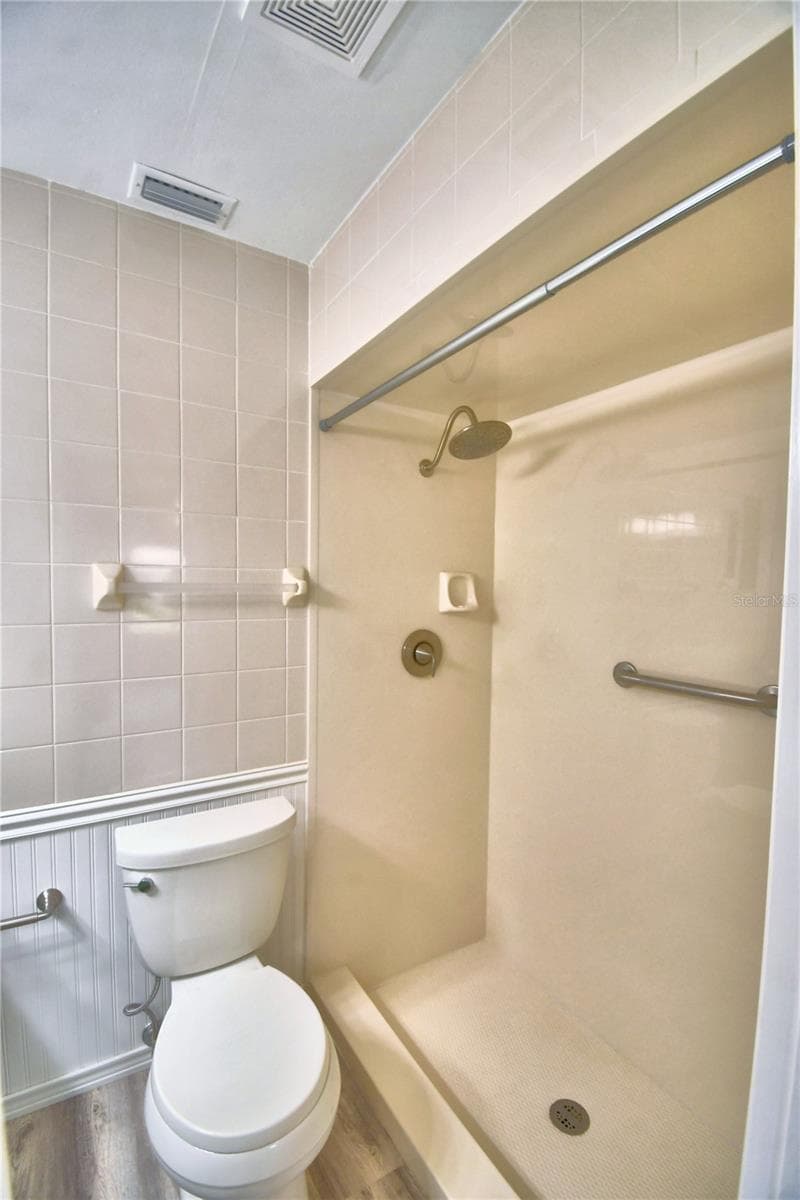Primary Bathroom - 902 CRESTVIEW DR, AUBURNDALE