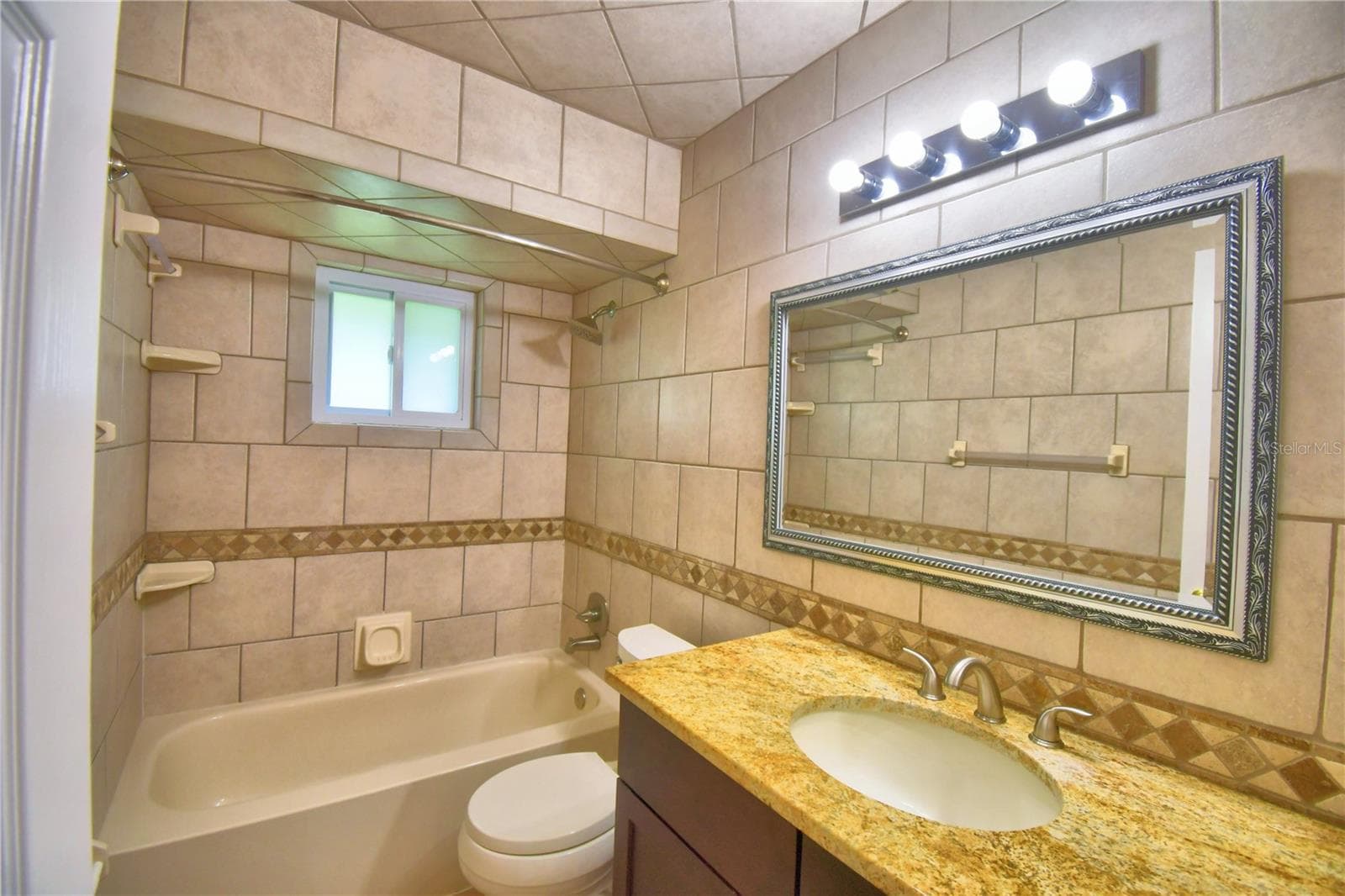 Bathroom 2 - 902 CRESTVIEW DR, AUBURNDALE