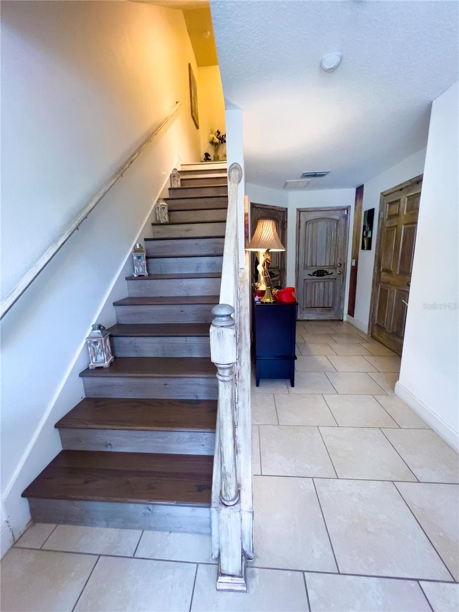 Townhouse at 10730 SUNSET RIDGE LN, ORLANDO, photo 9 of 42