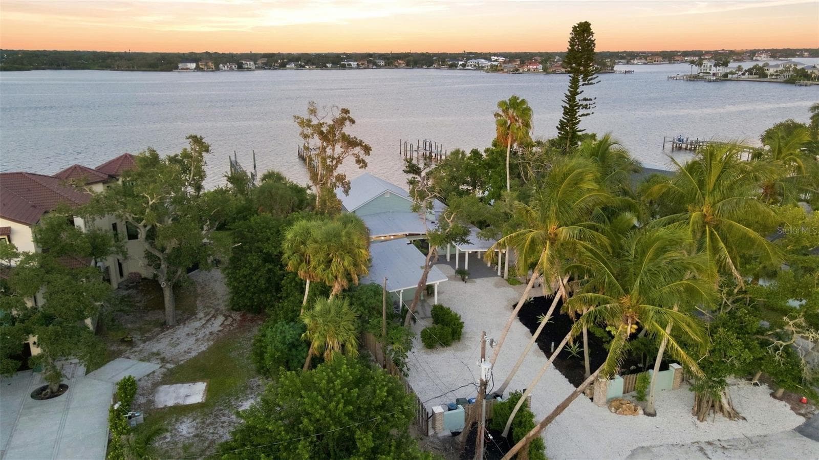 Single Family Residence at 1275 PORT LN, SARASOTA, photo 3 of 93
