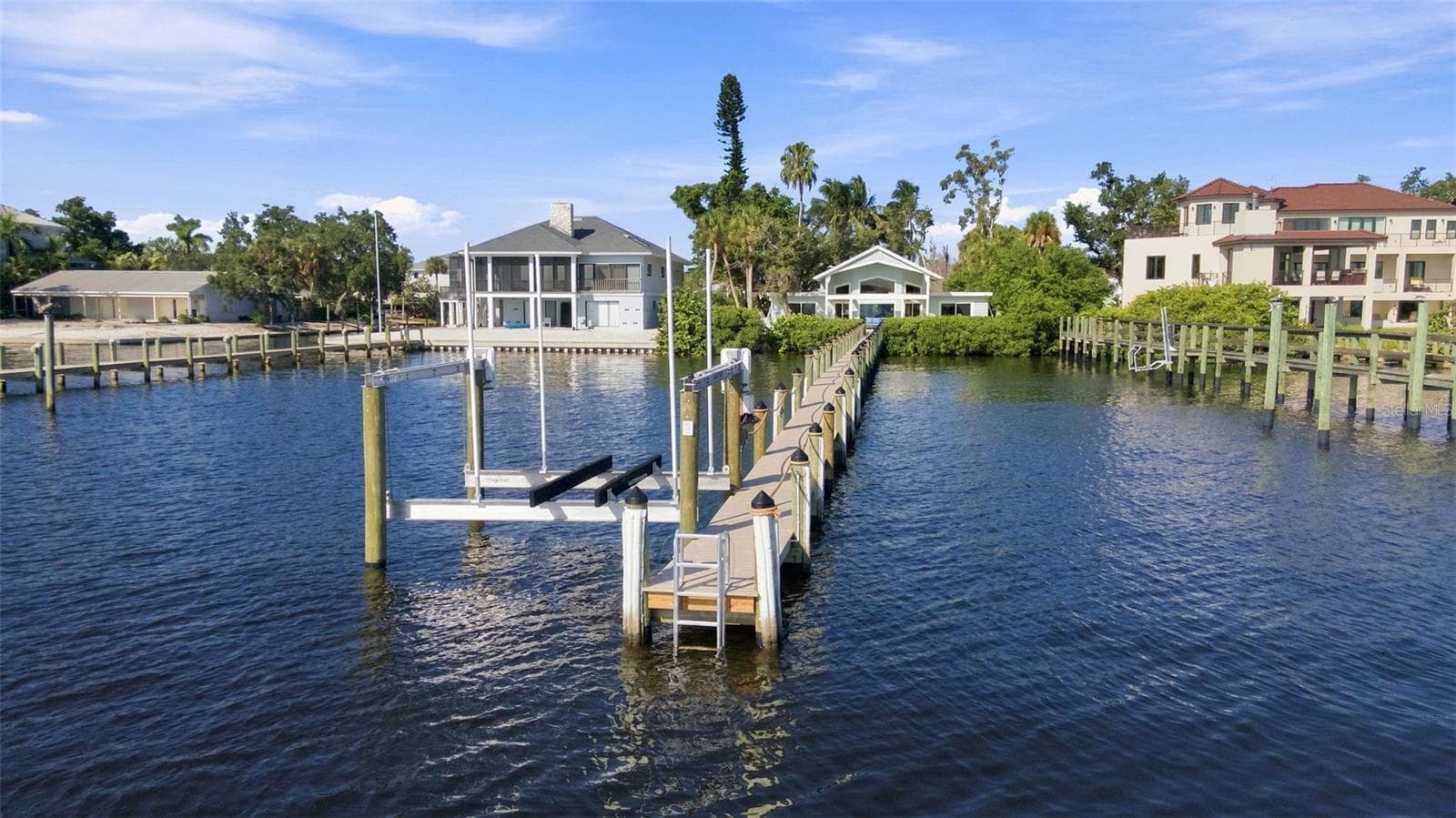 Single Family Residence at 1275 PORT LN, SARASOTA, photo 4 of 93