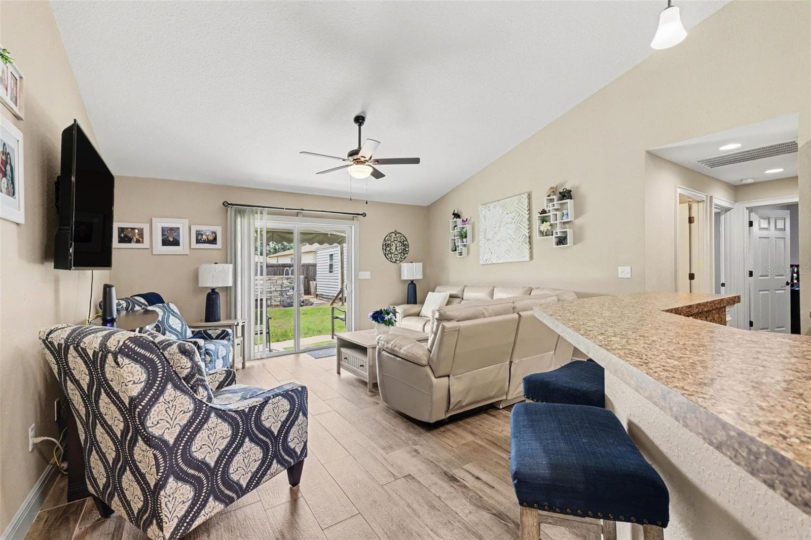 Single Family Residence at 4 MALAUKA RADIAL PASS, OCKLAWAHA, photo 13 of 27