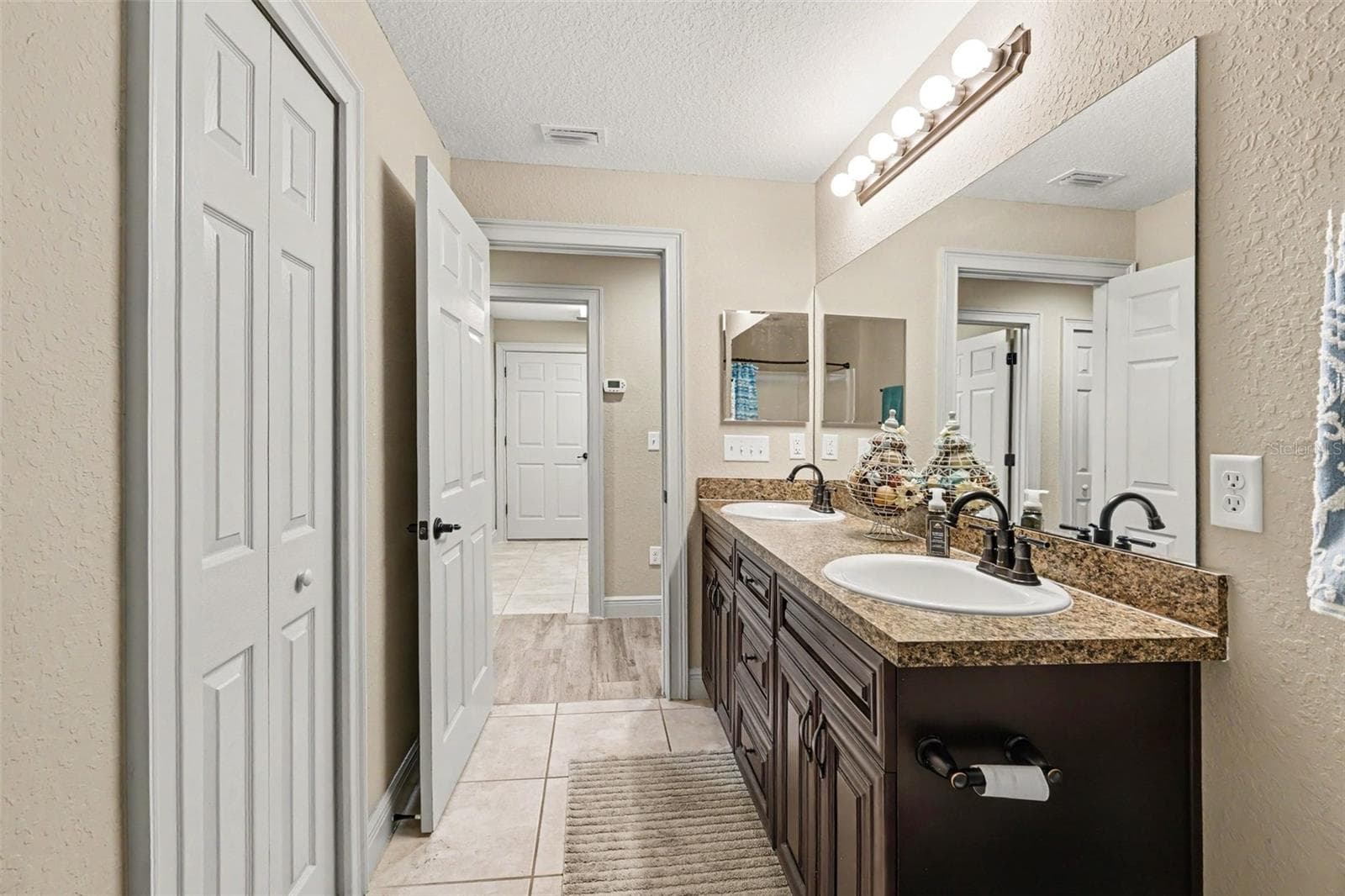 Single Family Residence at 4 MALAUKA RADIAL PASS, OCKLAWAHA, photo 21 of 27