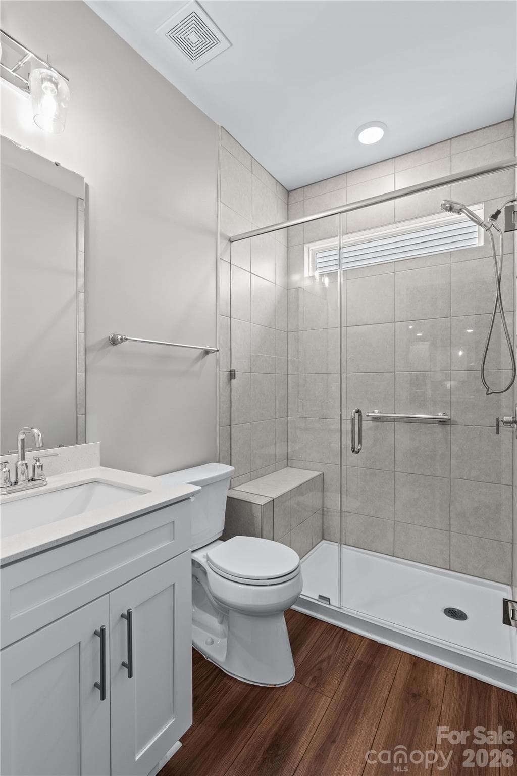 Main level bath - 117 Farrier Lane, Statesville