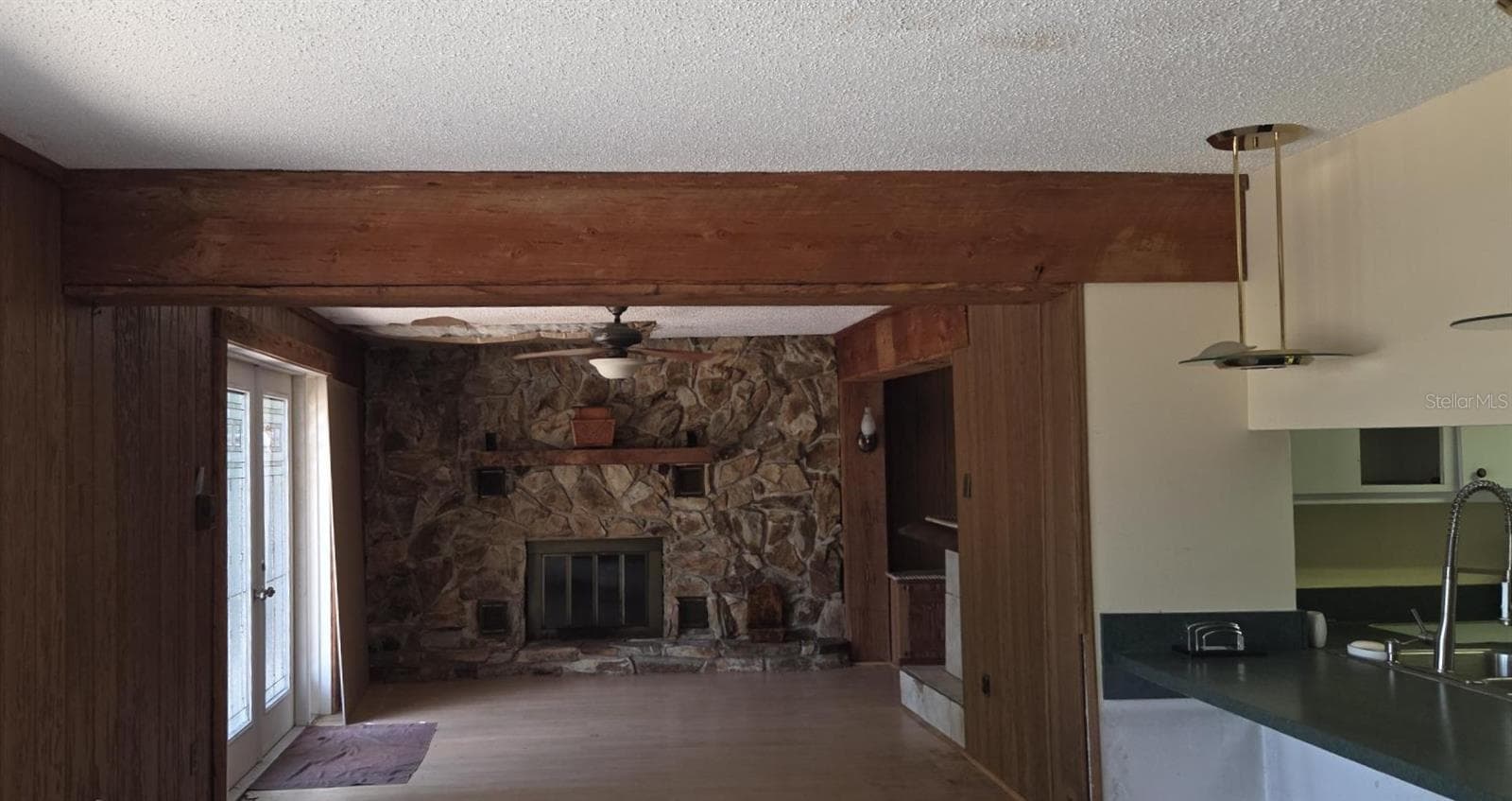 Fireplace Family room - 8665 MOCKINGBIRD LN, SEMINOLE