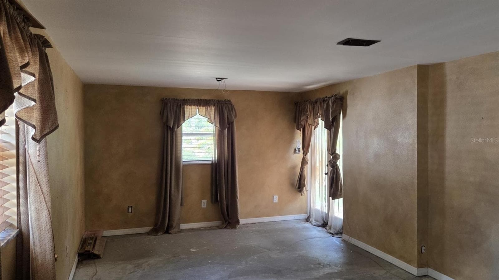 large Master w/pool access - 8665 MOCKINGBIRD LN, SEMINOLE