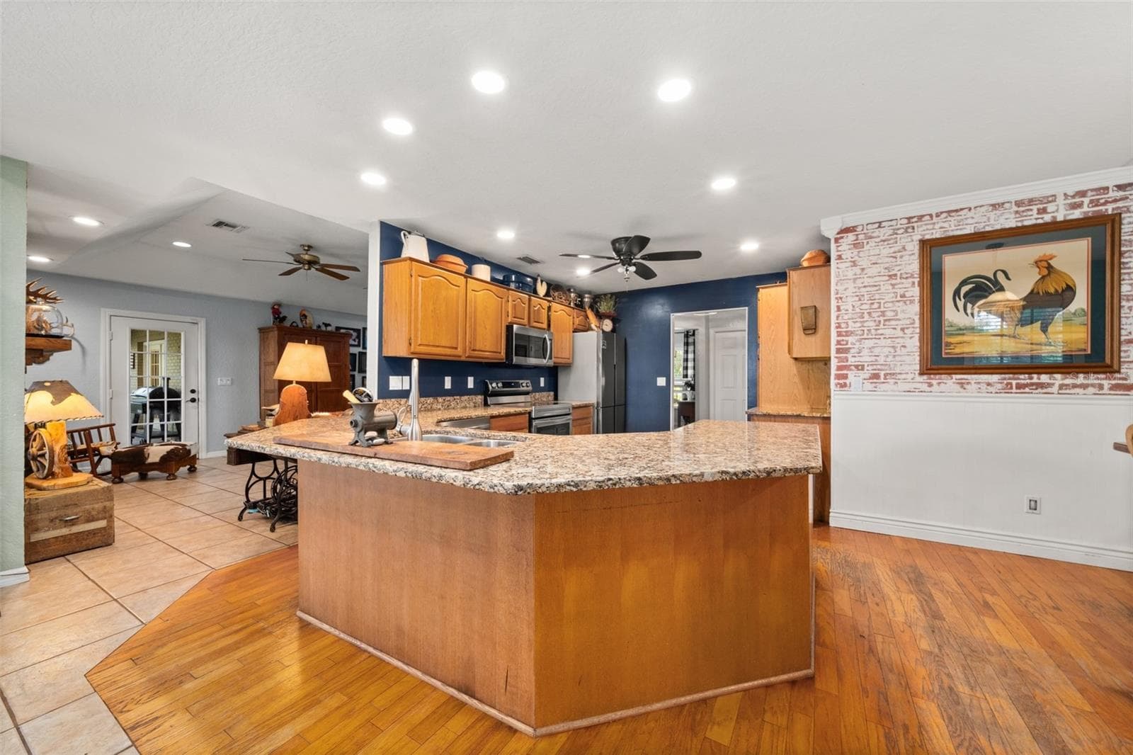Single Family Residence at 510 EDGEWOOD DR, FORT MEADE, photo 8 of 43