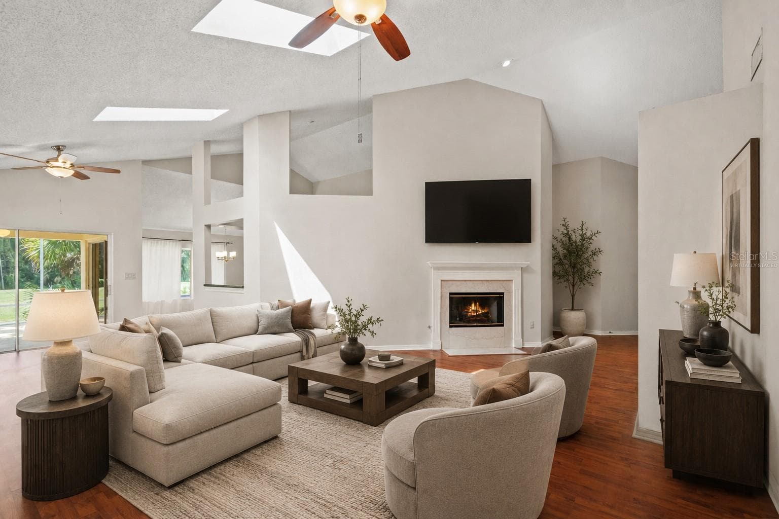 Virtually Staged - 6005 FAIRWAY PALMS CT, TAMPA