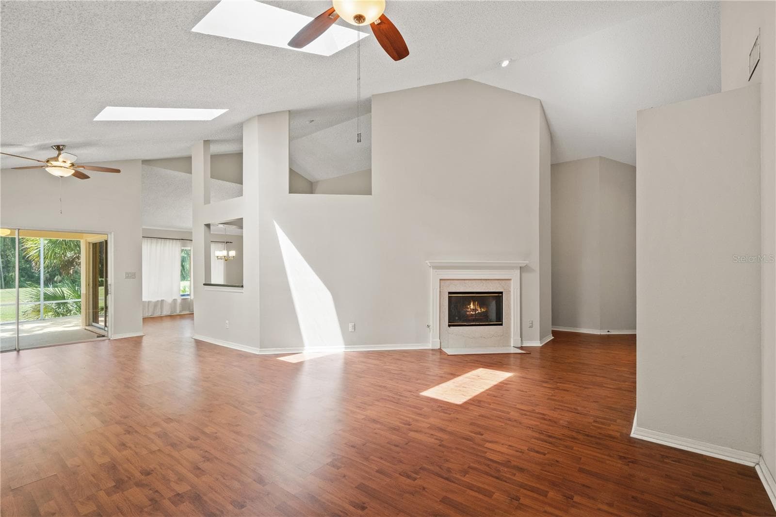 Single Family Residence at 6005 FAIRWAY PALMS CT, TAMPA, photo 8 of 58
