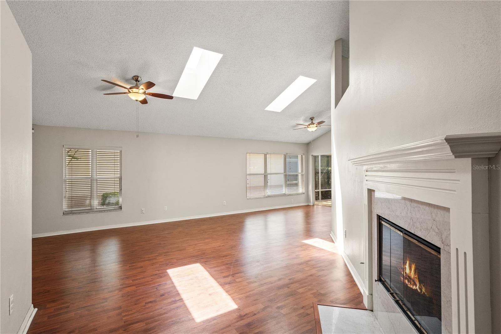 Single Family Residence at 6005 FAIRWAY PALMS CT, TAMPA, photo 9 of 58
