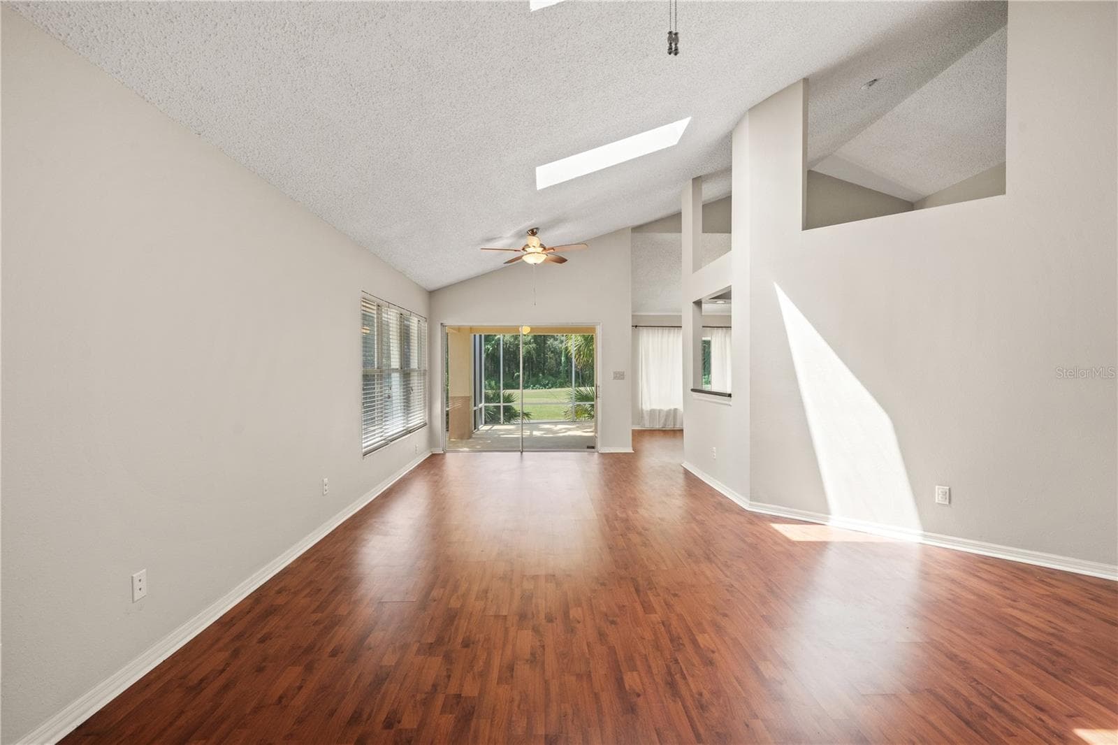 Single Family Residence at 6005 FAIRWAY PALMS CT, TAMPA, photo 10 of 58