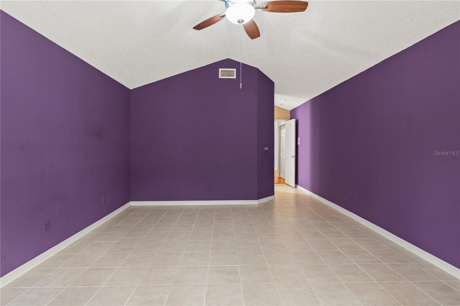 Single Family Residence at 6005 FAIRWAY PALMS CT, TAMPA, photo 23 of 58