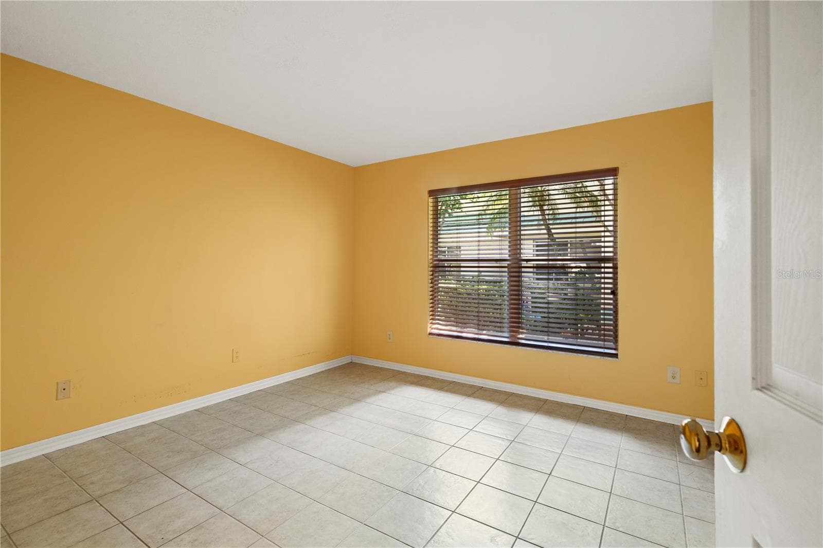 Single Family Residence at 6005 FAIRWAY PALMS CT, TAMPA, photo 32 of 58