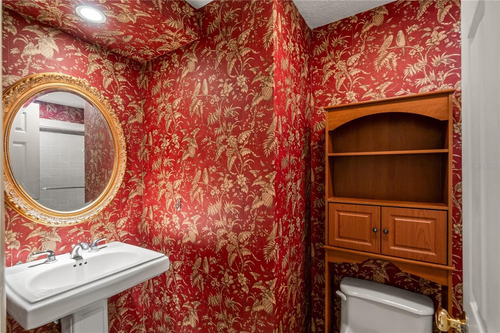 Single Family Residence at 6005 FAIRWAY PALMS CT, TAMPA, photo 35 of 58