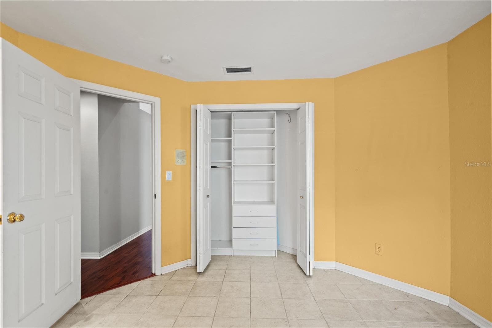 Single Family Residence at 6005 FAIRWAY PALMS CT, TAMPA, photo 38 of 58