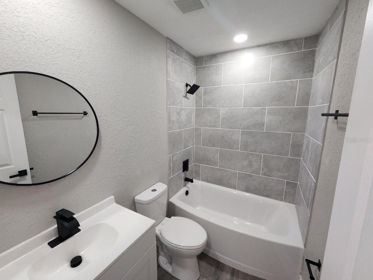 2nd Full Bathroom - Unit 1205 - 1207 62ND AVE E, BRADENTON