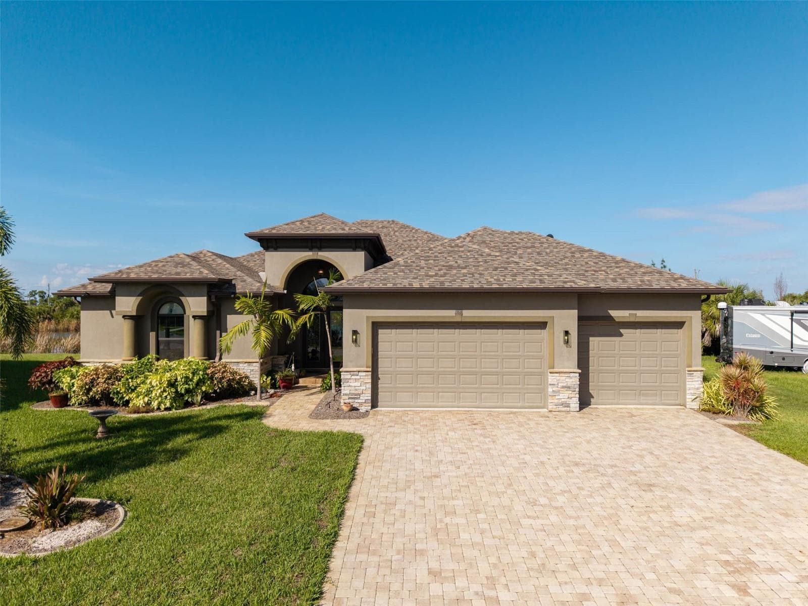 Single Family Residence at 10650 POUGHKEEPSIE CIR, PORT CHARLOTTE, photo 2 of 70