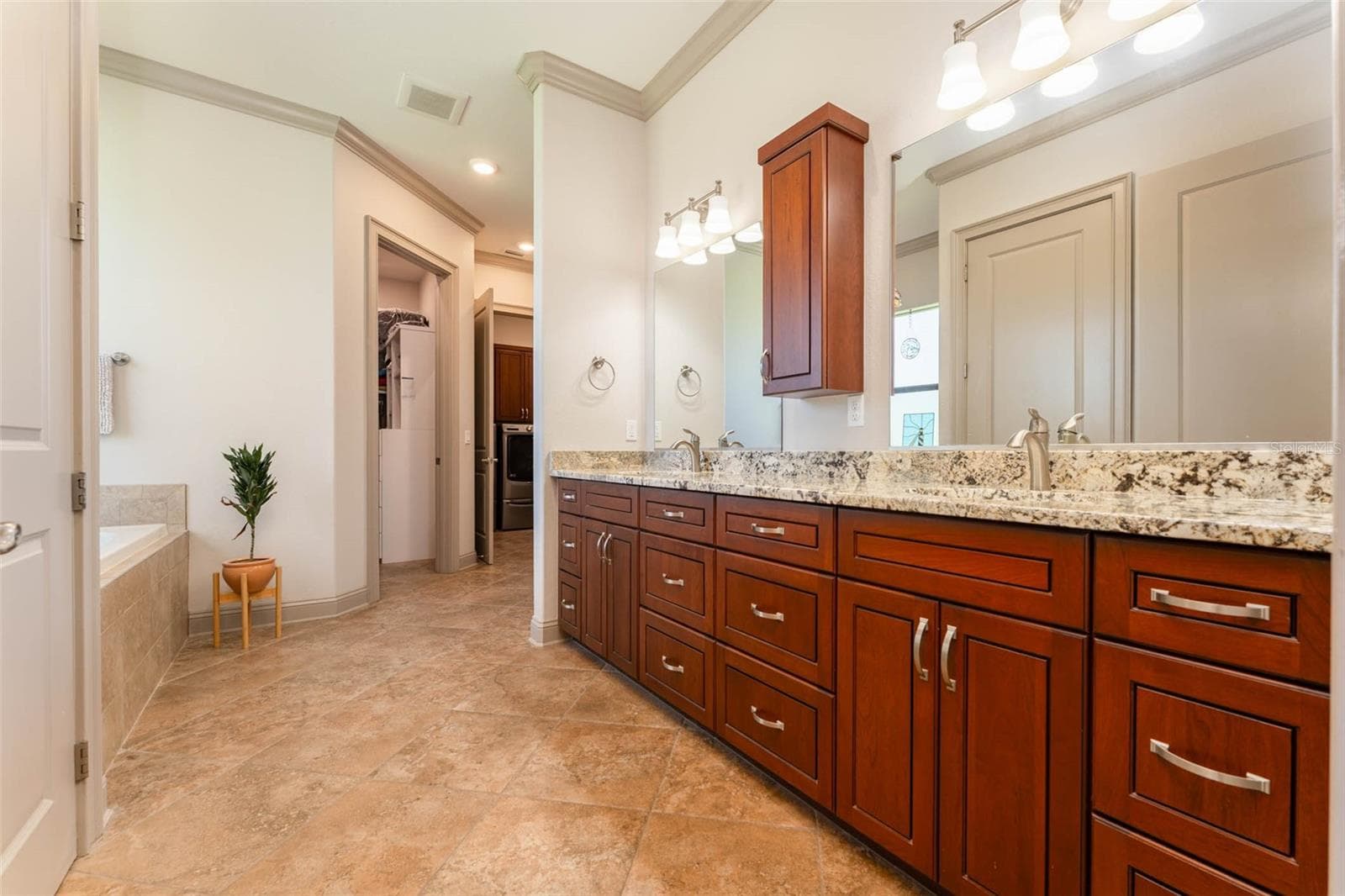 Single Family Residence at 10650 POUGHKEEPSIE CIR, PORT CHARLOTTE, photo 25 of 70