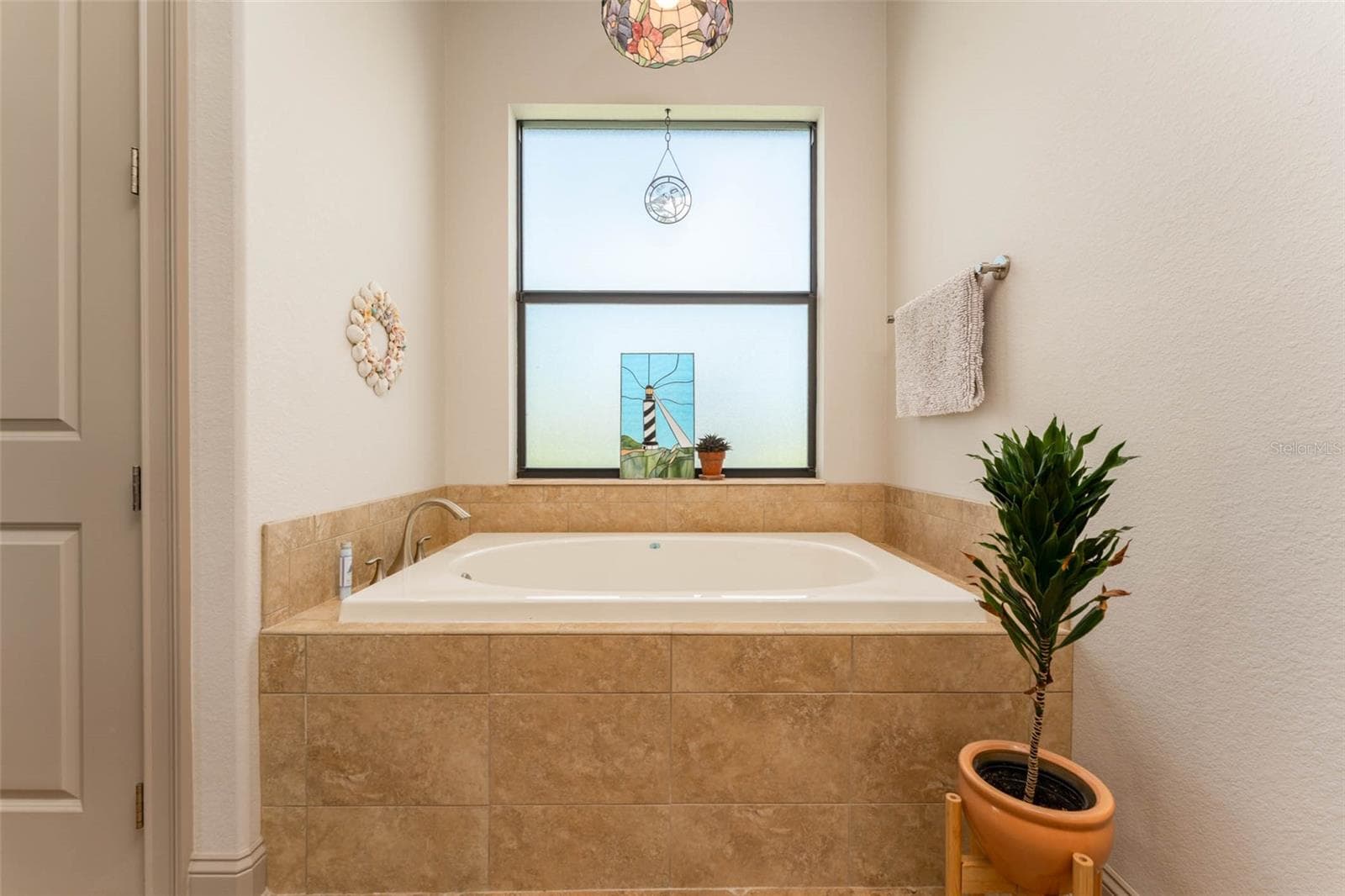 Jetted tub - 10650 POUGHKEEPSIE CIR, PORT CHARLOTTE