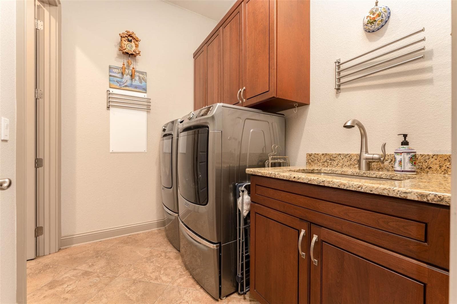 Laundry room with sink - 10650 POUGHKEEPSIE CIR, PORT CHARLOTTE