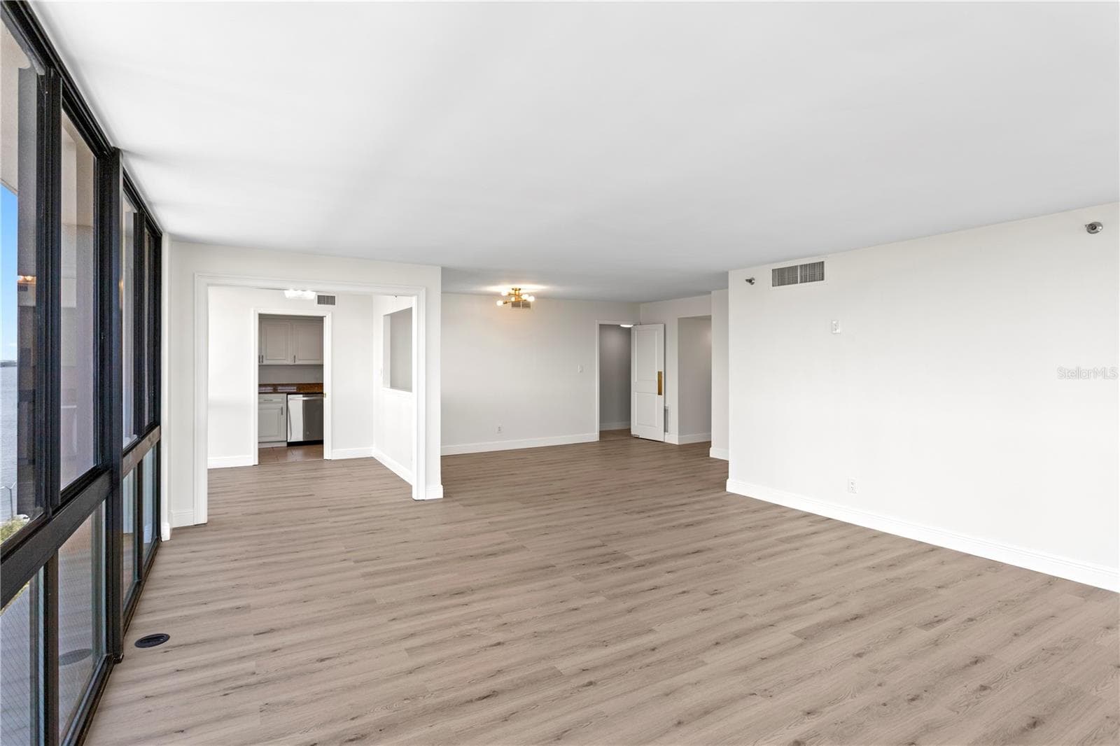 Condominium at 3301 BAYSHORE BLVD #1101E, TAMPA, photo 13 of 56