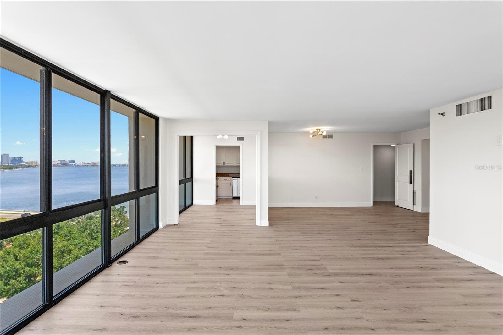 Condominium at 3301 BAYSHORE BLVD #1101E, TAMPA, photo 14 of 56