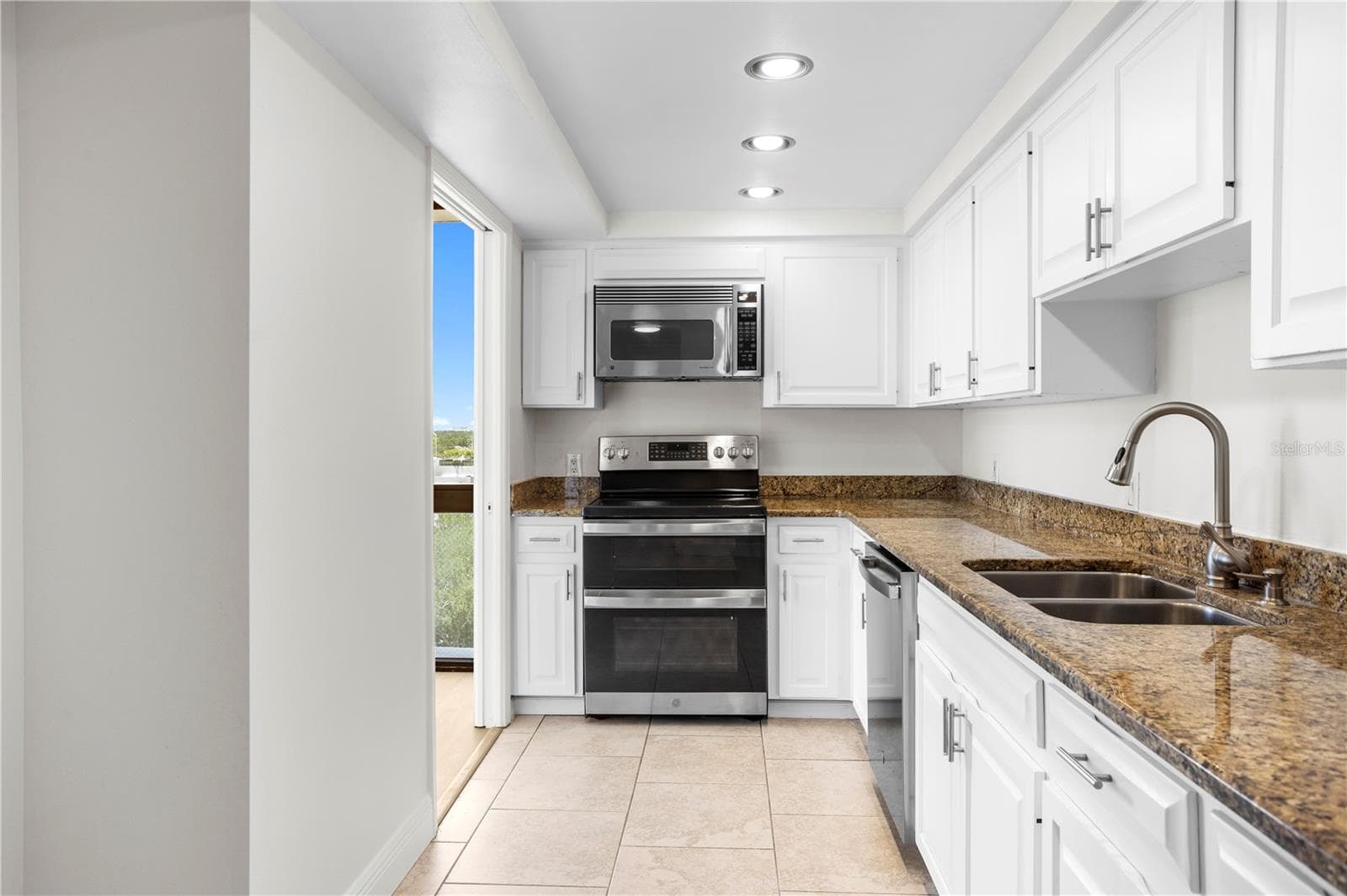 Condominium at 3301 BAYSHORE BLVD #1101E, TAMPA, photo 22 of 56