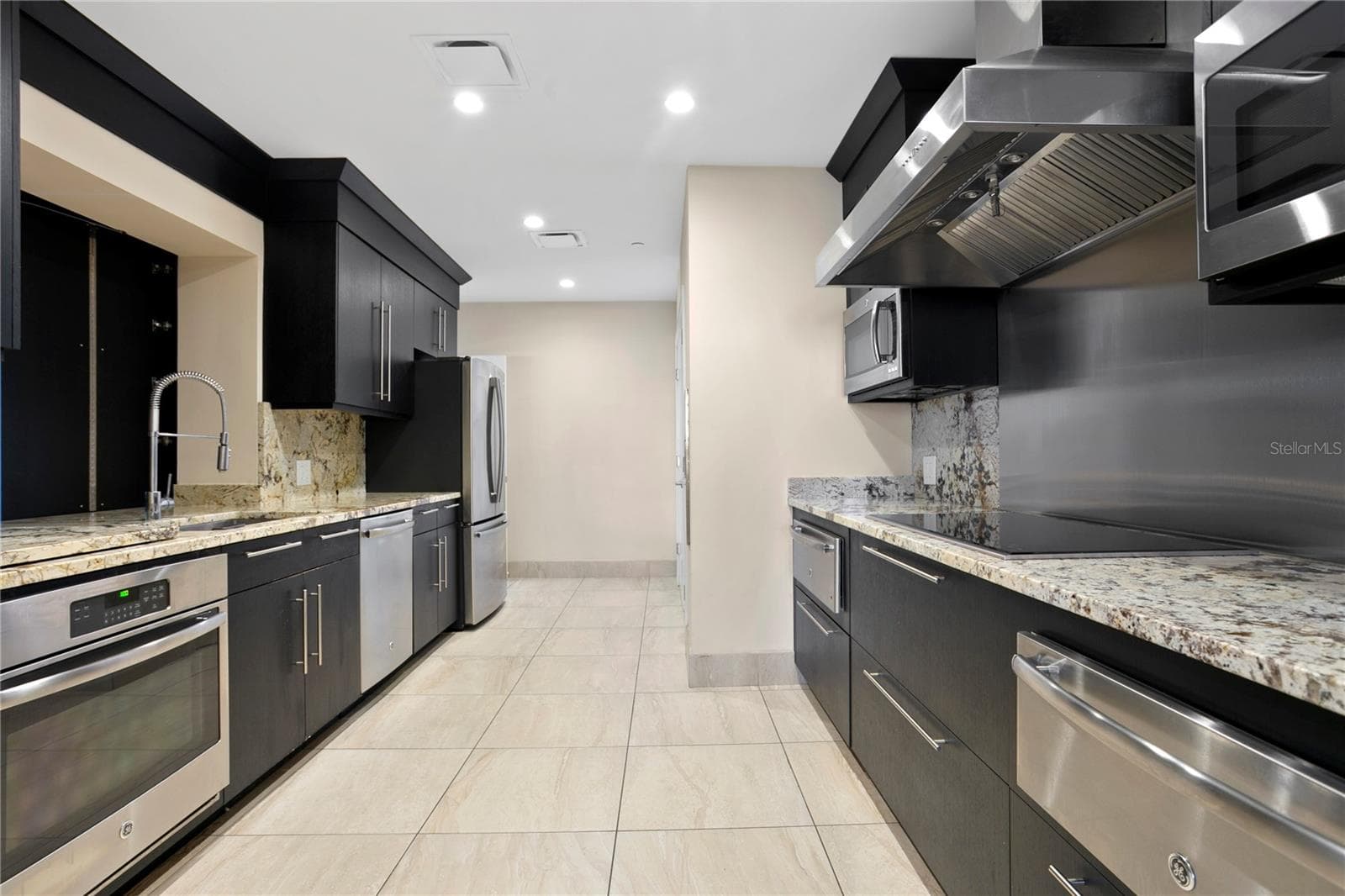 Condominium at 3301 BAYSHORE BLVD #1101E, TAMPA, photo 54 of 56